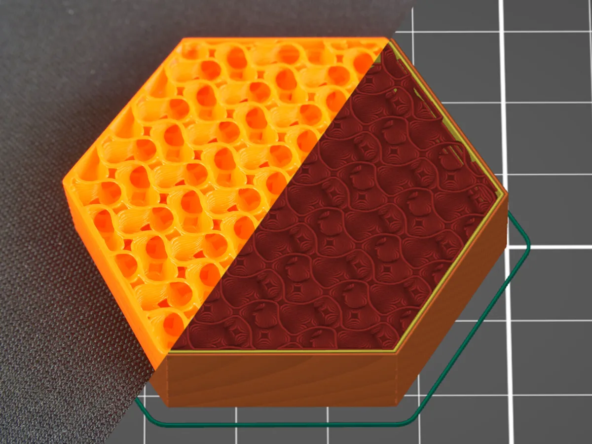 Test block printed with gyroid infill, shown half as the printed part and half as a slicer preview