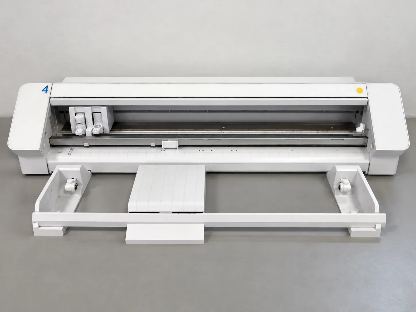 Silhouette wide-format cutter